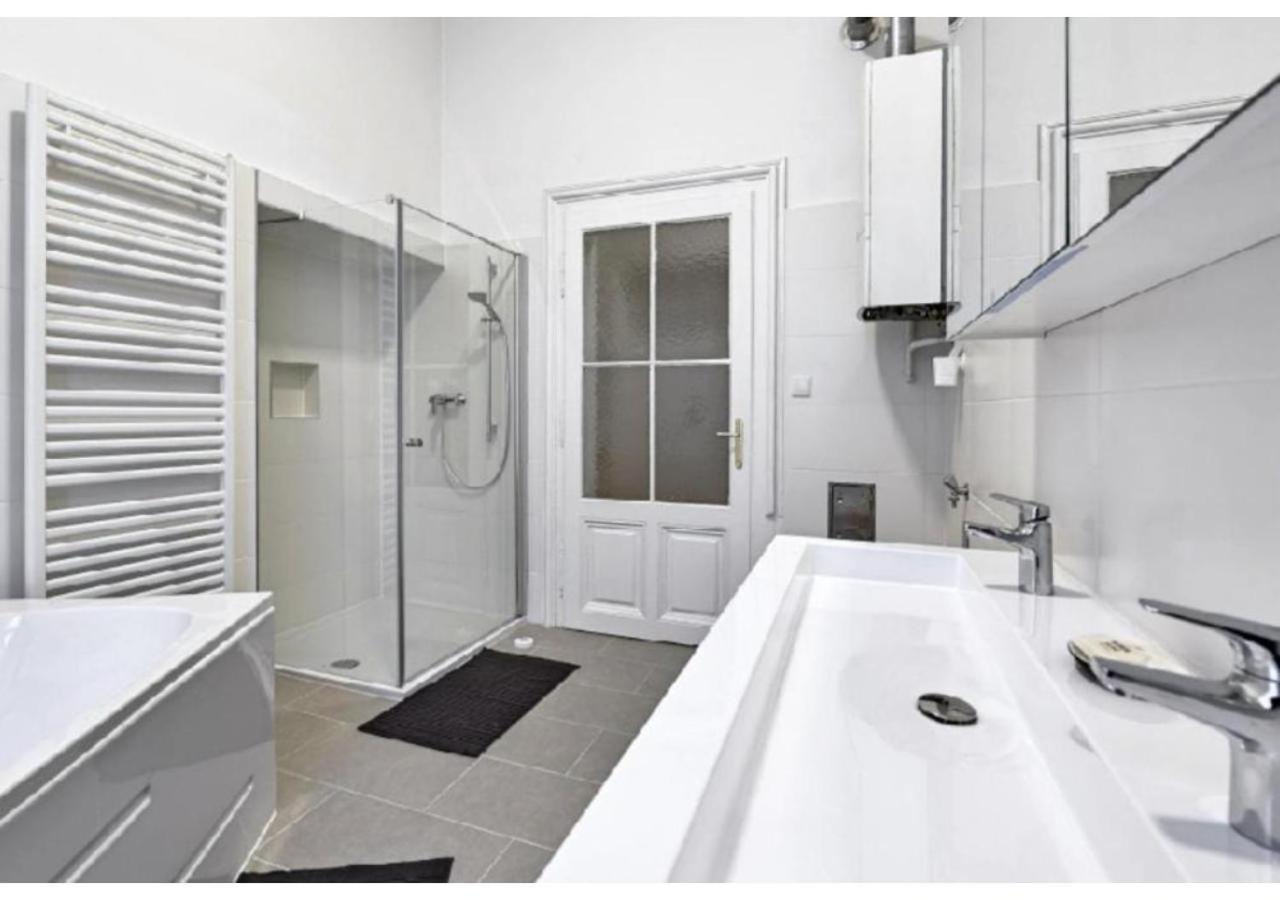 Luxurious, 2 Min To Casino And Roemertherme Appartement Baden Buitenkant foto